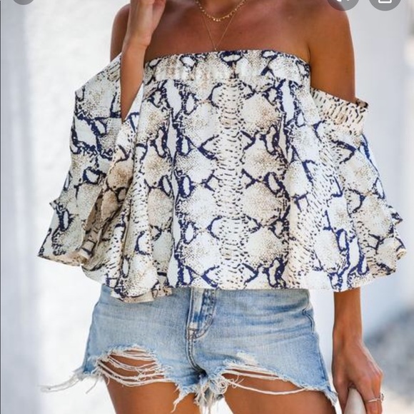 Vici Tops - Vici Snakes Sense off the shoulder top. Small